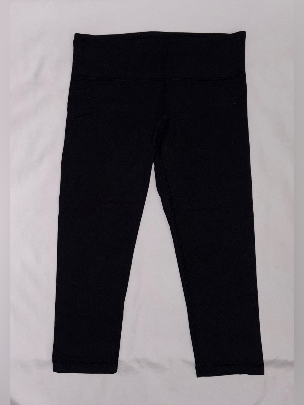 Lululemon Crop Leggings Women’s Size 6 Black Athletic Yoga Capri Pants